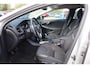 Volvo V40 1.6 T3 Momentum | Trekhaak | Camera | Navigatie | Cruise control | Bluetooth