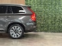 Volvo XC90 T8 AWD Recharge Plus Bright Long Range | Trekhaak | 360° Camera | Harman Kardon | 455pk | Adaptieve Cruise Control | Standkachel met Volvo On Call App | Stoelverwarming voor+achter | Stuurwielverwarming | Schuifdak | Full LED Meesturende koplampen | Pilot Assist | BLIS Dode Hoek Detectie | Elektrische voorstoelen geheugen | Lederen bekleding | Zitting verlenging voorstoelen | Lederen dashboard | 20 Inch | Google Infotainment | Keyless Drive | Privacy Glass | Elektrisch bedienbare achterklep | Geïntegreerd kinderzitje achterin | Geïntegreerde zongordijnen achterportieren | Verlichte instaplijsten | 7-Persoons | 4-Zone Climate Control | DAB Radio | Apple Carplay/Android Auto | Alarm Klasse III | Draadloos telefoon opladen | Volvo On Call met mobiele App functie | Platinum Grey Metallic |