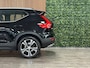Volvo XC40 T5 Recharge Inscription | Stoel en Stuurwielverwarming | Elektrisch verstelbare bestuurdersstoel geheugen | Parkeercamera | BLIS Dode Hoek Detectie | Lederen bekleding | Zitting verlenging voorstoelen | Cruise Control | 19 Inch | Keyless Drive | Parkeersensoren voor+achter | Elektrisch bedienbare achterklep | Automatisch dimmende binnen en buitenspiegels | 2-Zone Climate Control | Regensensor | DAB Radio | Apple Carplay/Android Auto | Volvo On Call met mobiele App functie |