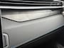 Lynk & Co 01 1.5 | Matt Grey Aluminium | Trekhaak | Zwarte hemelbekleding | Apple Carplay/Android Auto | Panorama dak | 360° Camera | Stoelverwarming | Stuurwiel verwarming| adaptieve cruise control | Premium Audio | Keyless entry/start |