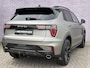 Lynk & Co 01 1.5 | Matt Grey Aluminium | Trekhaak | Zwarte hemelbekleding | Apple Carplay/Android Auto | Panorama dak | 360° Camera | Stoelverwarming | Stuurwiel verwarming| adaptieve cruise control | Premium Audio | Keyless entry/start |