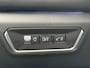 Lynk & Co 01 1.5 | Matt Grey Aluminium | Trekhaak | Zwarte hemelbekleding | Apple Carplay/Android Auto | Panorama dak | 360° Camera | Stoelverwarming | Stuurwiel verwarming| adaptieve cruise control | Premium Audio | Keyless entry/start |