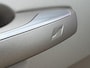 Lynk & Co 01 1.5 | Matt Grey Aluminium | Trekhaak | Zwarte hemelbekleding | Apple Carplay/Android Auto | Panorama dak | 360° Camera | Stoelverwarming | Stuurwiel verwarming| adaptieve cruise control | Premium Audio | Keyless entry/start |