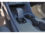 Volvo EC40 Performance Ultra Black Edition 82 kWh - Panoramadak - IntelliSafe Assist & Surround - 360º Camera - Harman/Kardon audio - Verwarmde voorstoelen, stuur & achterbank - Parkeersensoren voor & achter - Elektr. bedienb. voorstoelen met geheugen links - Draadloze tel. lader - Warmtepomp - Extra getint glas - Inklapbare trekhaak - 20' LMV