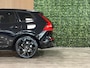 Volvo XC60 T8 AWD Recharge Ultra Black Edition | Luchtvering | Trekhaak | 360° Camera | 455pk | Head-Up Display | Harman Kardon | Adaptieve Cruise Control | Stoelverwarming voor+achter | Stuurwielverwarming | Schuifdak | Full LED Meesturende koplampen | Pilot Assist | BLIS Dode Hoek Detectie | Elektrische voorstoelen geheugen | Contour stoelen met wit stiksel en bies | Zitting verlenging voorstoelen | Lederen dashboard | 21 Inch | Google Infotainment | Keyless Drive | Elektrisch bedienbare achterklep | DAB Radio | Apple Carplay/Android Auto | Alarm Klasse III | Draadloos telefoon opladen | Volvo On Call met mobiele App functie | Onyx Black Metallic |