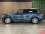 Volvo XC90 T8 AWD Recharge Inscription | Luchtvering | Trekhaak | 360° Camera | Head-Up Display | Harman Kardon | Schuifdak | Adaptieve Cruise Control | Standkachel met Volvo On Call App | Stoel en Stuurwielverwarming | Full LED meesturende koplampen | Pilot Assist | BLIS Dode Hoek Detectie | Elektrische voorstoelen geheugen | Lederen bekleding | Zitting verlenging voorstoelen | 20 Inch | Keyless Drive | Parkeersensoren voor+achter | Privacy Glass | Elektrisch bedienbare achterklep | Geïntegreerd kinderzitje achterin | Geïntegreerde zongordijnen achterportieren | Verlichte instaplijsten | 4-Zone Climate Control | 7-Persoons | Draadloos telefoon opladen | Alarm Klasse III | DAB Radio | Apple Carplay/Android Auto | Volvo On Call met mobiele App functie | Denim Blue Metallic |