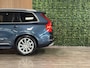 Volvo XC90 T8 AWD Recharge Inscription | Luchtvering | Trekhaak | 360° Camera | Head-Up Display | Harman Kardon | Schuifdak | Adaptieve Cruise Control | Standkachel met Volvo On Call App | Stoel en Stuurwielverwarming | Full LED meesturende koplampen | Pilot Assist | BLIS Dode Hoek Detectie | Elektrische voorstoelen geheugen | Lederen bekleding | Zitting verlenging voorstoelen | 20 Inch | Keyless Drive | Parkeersensoren voor+achter | Privacy Glass | Elektrisch bedienbare achterklep | Geïntegreerd kinderzitje achterin | Geïntegreerde zongordijnen achterportieren | Verlichte instaplijsten | 4-Zone Climate Control | 7-Persoons | Draadloos telefoon opladen | Alarm Klasse III | DAB Radio | Apple Carplay/Android Auto | Volvo On Call met mobiele App functie | Denim Blue Metallic |