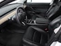 Tesla Model 3 RWD 60 kWh Standard Range Plus | Handel/Export ! Navigatie Panorama dak 360 camera Parkeersensoren Stoelverwarming 19" lichtmetalen velgen Ledverlichting Leder Climate Control