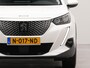 Peugeot e-2008 EV Allure Pack 50 kWh | SoH 93,3% |  Apple Carplay | Navigatie | Achteruitrij camera | Parkeersensoren achter | Spraakbediening |