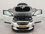 Peugeot e-2008 EV Allure Pack 50 kWh | SoH 93,3% |  Apple Carplay | Navigatie | Achteruitrij camera | Parkeersensoren achter | Spraakbediening |