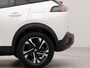 Peugeot e-2008 EV Allure Pack 50 kWh | SoH 93,3% |  Apple Carplay | Navigatie | Achteruitrij camera | Parkeersensoren achter | Spraakbediening |