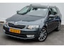 Skoda Octavia Combi 1.6 TDI Greentech Edition Businessline Trekhaak/ Stoelverwarming/ Climate control/ Full map navigatie/ Cruise control