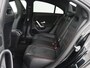 Mercedes-Benz CLA 180 AMG Line | Panoramadak | Carplay | Leder/Alcantara | Stoelverwarming | Navigatie | Keyless | Camera | Full LED | Sportstoelen | Widescreen | Sfeerverlichting | Climate control