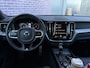 Volvo XC60 2.0 T4 R-Design | Trekhaak | Parkeercamera | Memory | Stoelverwarming | Verwarmde Voorruit | Getint Glas | CarPlay |