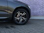 Volvo XC60 2.0 T4 R-Design | Trekhaak | Parkeercamera | Memory | Stoelverwarming | Verwarmde Voorruit | Getint Glas | CarPlay |