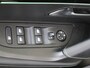 Peugeot e-2008 EV GT Pack 50 kWh | Alcantara | Schuifdak | Stoelverwarming | Camera |