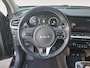 Kia Niro EV e-Niro DynamicPlusLine 64 kWh | Stoel en stuurverwarming | Schuifdak | Navigatie | Camera | Parkeersensoren voor en achter | Adaptieve cruise control |