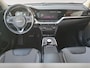 Kia Niro EV e-Niro DynamicPlusLine 64 kWh | Stoel en stuurverwarming | Schuifdak | Navigatie | Camera | Parkeersensoren voor en achter | Adaptieve cruise control |
