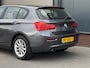 BMW 1-Serie 118i/136pk Essential|2015|Automaat|NAP|H&K|Leder|Clima|Zwarte hemel|16" LMV