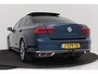 Volkswagen Passat 1.5 TSI Elegance Business R-Line | Trekhaak | Panoramadak | CarPlay | Digital Cockpit | Camera | Stoelverwarming