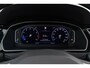 Volkswagen Passat 1.5 TSI Elegance Business R-Line | Trekhaak | Panoramadak | CarPlay | Digital Cockpit | Camera | Stoelverwarming