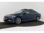 Volkswagen Passat 1.5 TSI Elegance Business R-Line | Trekhaak | Panoramadak | CarPlay | Digital Cockpit | Camera | Stoelverwarming