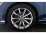Volkswagen Passat 1.5 TSI Elegance Business R-Line | Trekhaak | Panoramadak | CarPlay | Digital Cockpit | Camera | Stoelverwarming