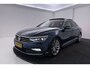 Volkswagen Passat 1.5 TSI Elegance Business R-Line | Trekhaak | Panoramadak | CarPlay | Digital Cockpit | Camera | Stoelverwarming