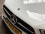 Mercedes-Benz A-klasse 180 AMG Sport Automaat (SCHUIFDAK, SFEERVERLICHTING, GROOT NAVI, LEDER/ALCANTARA, CAMERA, SPORTSTOELEN, STOELVERWARMING, GETINT GLAS, NIEUWSTAAT)