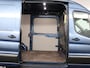 Ford Transit 350 2.0 TDCI L2H2 Trend | NAP | Automaat | 1e eigenaar | 3zits | Bi-Xenon | Carplay | Camera | 360° sensoren | Dubbele schuifdeur! | Blind spot