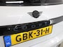 MINI Cooper 3-Deurs 1.5 C John Cooper Works M | Panoramadak | Sportstoelen | HUD | Groot Navigatie "OLED" | Camera | DAB | Apple CarPlay/Android Auto | 17" Lichtmetalen Velgen | LED | DAB |