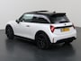 MINI Cooper 3-Deurs 1.5 C John Cooper Works M | Panoramadak | Sportstoelen | HUD | Groot Navigatie "OLED" | Camera | DAB | Apple CarPlay/Android Auto | 17" Lichtmetalen Velgen | LED | DAB |