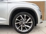 Skoda Kodiaq 1.5 TSI Sportline Business Automaat 7-persoons | Panoramadak | LED verlichting | Adaptieve cruise control | Trekhaak uitklapbaar | Groot navigatiesysteem | Canton HiFi | Stoelverwarming | Parkeersensoren voor en achter | Achteruitrijcamera