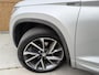 Skoda Kodiaq 1.5 TSI Sportline Business Automaat 7-persoons | Panoramadak | LED verlichting | Adaptieve cruise control | Trekhaak uitklapbaar | Groot navigatiesysteem | Canton HiFi | Stoelverwarming | Parkeersensoren voor en achter | Achteruitrijcamera