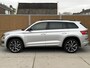Skoda Kodiaq 1.5 TSI Sportline Business Automaat 7-persoons | Panoramadak | LED verlichting | Adaptieve cruise control | Trekhaak uitklapbaar | Groot navigatiesysteem | Canton HiFi | Stoelverwarming | Parkeersensoren voor en achter | Achteruitrijcamera