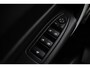 BMW 2-Serie Cabrio M235i xDrive | 327Pk! | M-Sport | harman/kardon | Vol-Leder | Stoelverwarming | Camera | 18 Inch