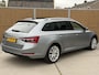 Skoda Superb Combi 1.4 TSI iV Business Edition Plus Automaat | Panoramadak | Half leer/alcantara | Cruise control adaptief | Trekhaak afneembaar | Voorstoelen en achterbank verwarmd | Stuurwielverwarming | Rondomzich camera | Matrix LED