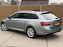 Skoda Superb Combi 1.4 TSI iV Business Edition Plus Automaat | Panoramadak | Half leer/alcantara | Cruise control adaptief | Trekhaak afneembaar | Voorstoelen en achterbank verwarmd | Stuurwielverwarming | Rondomzich camera | Matrix LED