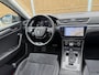 Skoda Superb Combi 1.4 TSI iV Business Edition Plus Automaat | Panoramadak | Half leer/alcantara | Cruise control adaptief | Trekhaak afneembaar | Voorstoelen en achterbank verwarmd | Stuurwielverwarming | Rondomzich camera | Matrix LED