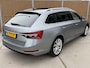 Skoda Superb Combi 1.4 TSI iV Business Edition Plus Automaat | Panoramadak | Half leer/alcantara | Cruise control adaptief | Trekhaak afneembaar | Voorstoelen en achterbank verwarmd | Stuurwielverwarming | Rondomzich camera | Matrix LED