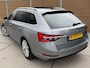 Skoda Superb Combi 1.4 TSI iV Business Edition Plus Automaat | Panoramadak | Half leer/alcantara | Cruise control adaptief | Trekhaak afneembaar | Voorstoelen en achterbank verwarmd | Stuurwielverwarming | Rondomzich camera | Matrix LED