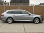 Skoda Superb Combi 1.4 TSI iV Business Edition Plus Automaat | Panoramadak | Half leer/alcantara | Cruise control adaptief | Trekhaak afneembaar | Voorstoelen en achterbank verwarmd | Stuurwielverwarming | Rondomzich camera | Matrix LED