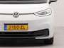 Volkswagen ID.3 First Plus 58 kWh | SoH 95,0 % | Apple Carplay | Parkeersensoren voor en achter | Achteruitrij camera | Wifi | Spraakbediening | Voorstoelen verwarmd | Stuur verwarmd |