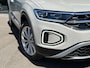 Volkswagen T-Roc 1.5 TSI 150pk DSG Style Carplay | Trekhaak | Camera | Keyless | Elek. Achterklep | Rijklaar incl. garantie