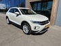 Volkswagen T-Roc 1.5 TSI 150pk DSG Style Carplay | Trekhaak | Camera | Keyless | Elek. Achterklep | Rijklaar incl. garantie