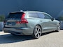 Volvo V60 2.0 T8 Plug-in hybrid AWD Plus Dark | Premium-Pack | Head-up display | Panoramadak | Rondomzicht camera | Extra getint glas achter