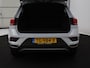 Volkswagen T-Roc 1.0 TSI Style | Stoelverwarming | Camera | Carplay | Adaptive cruise | Navigatie | Full LED | Climate control | DAB | Bluetooth | Parkeerhulp | Getint glas