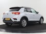 Volkswagen T-Roc 1.0 TSI Style | Stoelverwarming | Camera | Carplay | Adaptive cruise | Navigatie | Full LED | Climate control | DAB | Bluetooth | Parkeerhulp | Getint glas