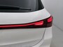 Mercedes-Benz EQA 250+ Business Solution Luxury 71 kWh | Spiegelpakket | Parkeerpakket met achteruitrijcamera | Warmtewerend, donkergetint glas | Trekhaak | Panoramaschuifdak | Sfeerverlichting |  Sierdelen in Star Pattern | Smartphone integratie |