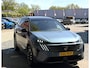 Peugeot 5008 Benzine + Hybride 145 * Automaat * GT * Navigatie * Keyless Start * L.M. Velgen * Achteruitrij Camera * 7-Persoons * Full Led * 1/2 Lederen Interieur * Vingerhoets; Vierde Generatie Eersteklas Service. Al meer dan 100 jaar een begrip in de Brabantse Kempen.